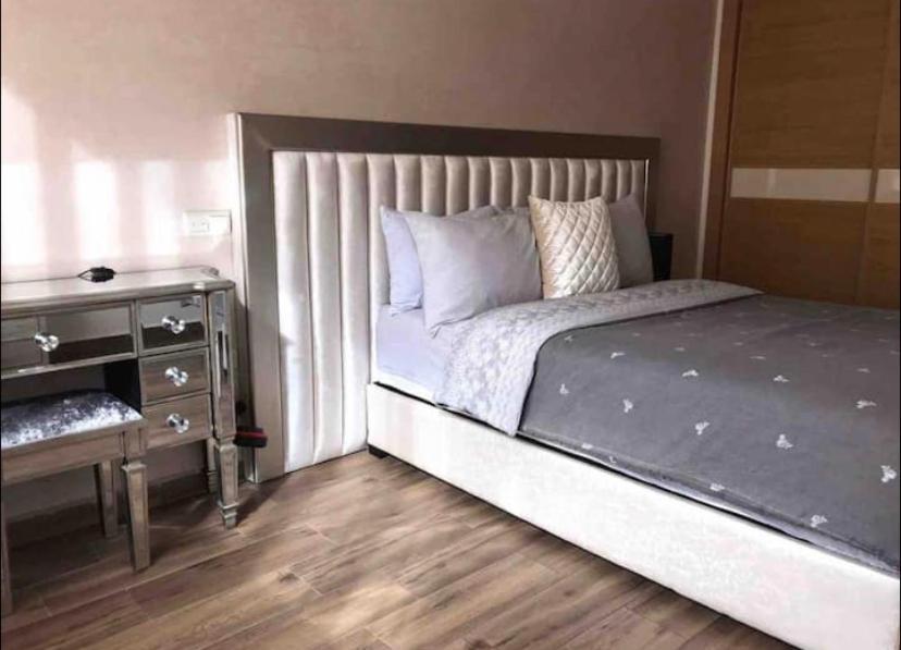 Modern & Lovely 2 Bedroom En-suite By Tramway And Train Station Belvedere Apartment
